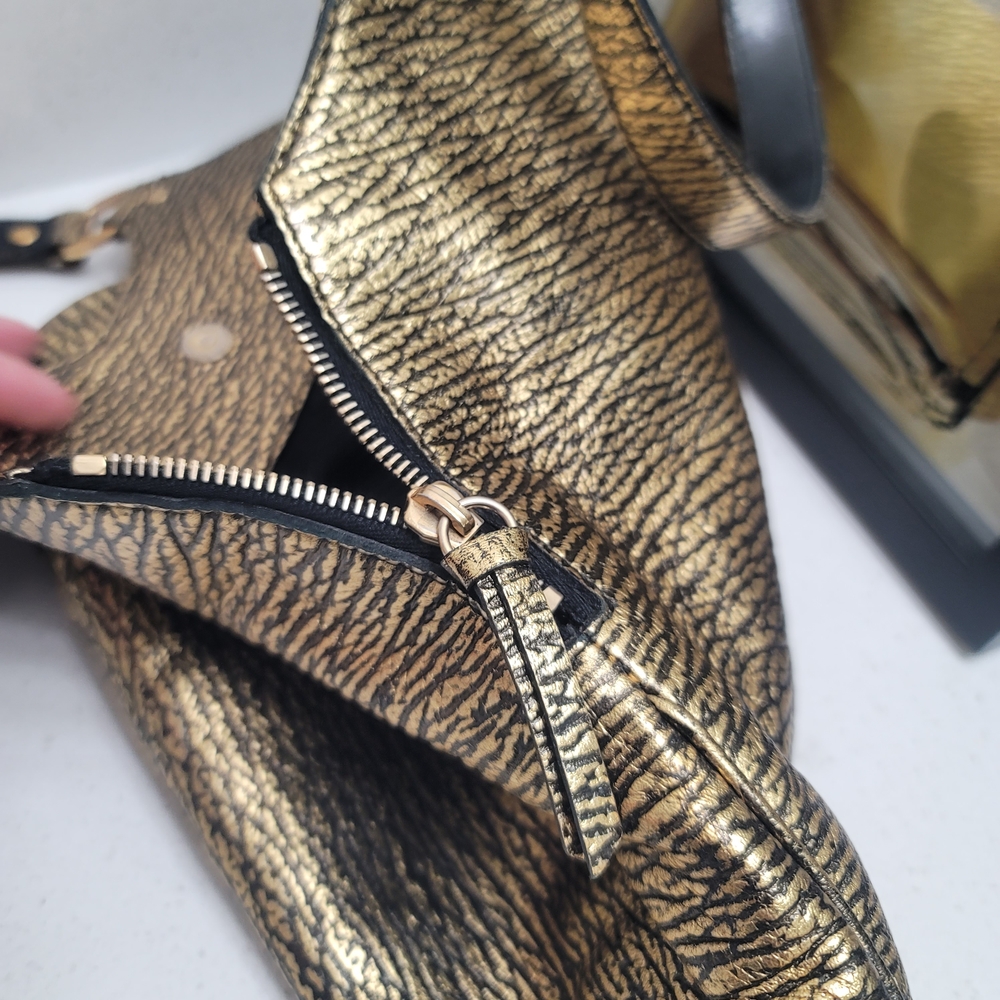 Yves Saint Laurent Gold Shoulder Bag - Picture 14 of 15